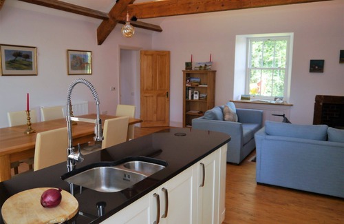 Castle Douglas Cottage | Rusko Stables - an apartment that sleeps 6 guests in 3 bedrooms