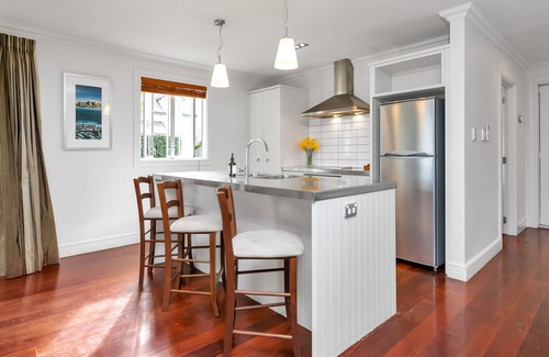 Russell House | Russell Cottages - Russell Holiday Home