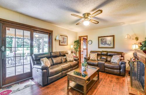 Windsor House | Russell Springs Getaway, 10 Mi to Lake Cumberland!