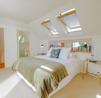 Russell House | Russell Wharf House - Strand Apartment