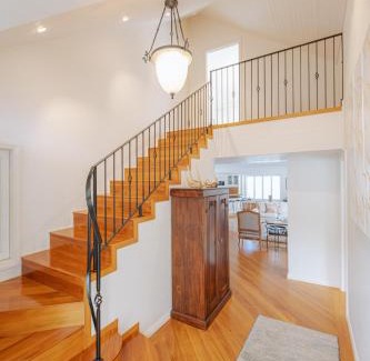 Russell House | Russell Wharf House - Strand Apartment