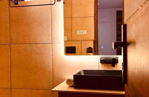 Mahipalpur Apartment | Russet House