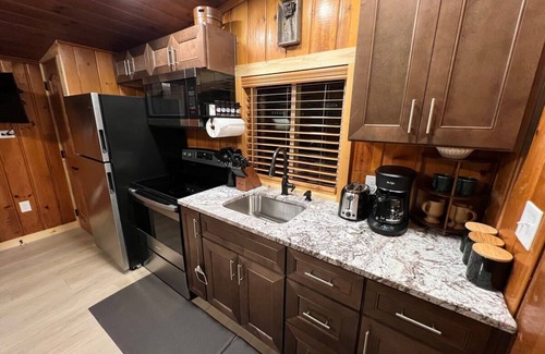 Valley Cabin | Rustic 1 bd, 1 ba Cabin at Waitts Lake Resort!