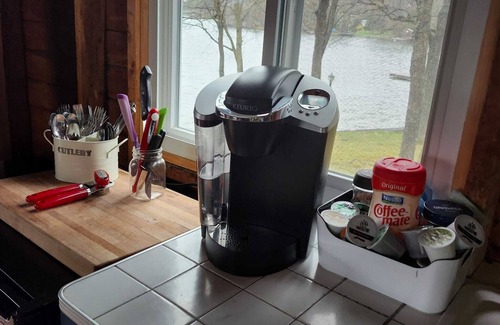 Frontenac Cottage | Rustic 2 bdrm cottage on Dog Lake, Rideau Canal. Complete Privacy. Quiet Lake.