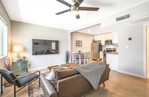 Camelback East Condo | Rustic 2 Bedroom Canyon Suite Biltmore Camelback