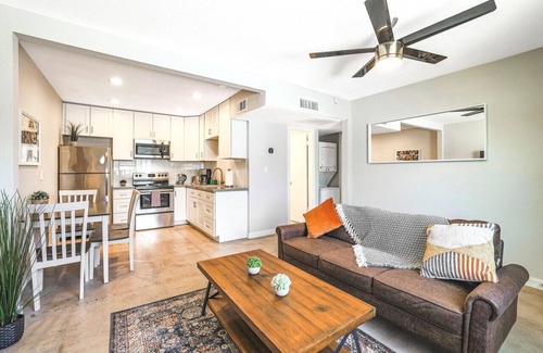 Camelback East Condo | Rustic 2 Bedroom Canyon Suite Biltmore Camelback