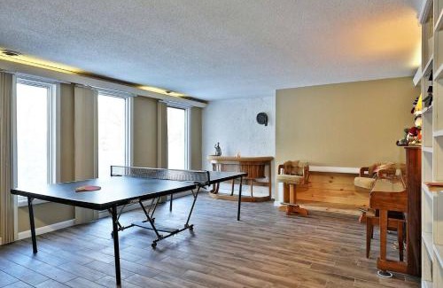 Killington House | Rustic 3 bedroom home Moose Lodge