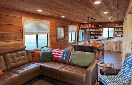 Meeker House | Rustic 4-Bedroom Luxury Retreat - Spectacular White River Valley Views