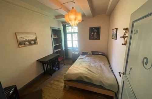 Bodenwerder House | Rustic accommodation on the edge of the forest - hikers, children and cyclists welcome