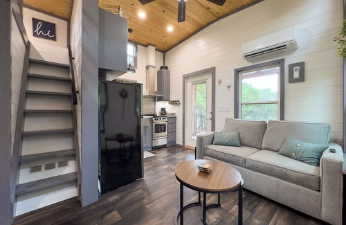 Canyon Lake Cottage | Rustic and Private 5 Acre with Cottage for 4 w/Hot Tub, Grill, Fire Pit + More!