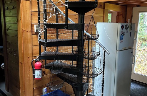 Sutton Cabin | Rustic Authentic Off-grid Log Cabin 15 minutes from Kingdom Trails