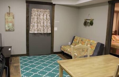Uintah House | Rustic & Bright 1 Bed Apt.