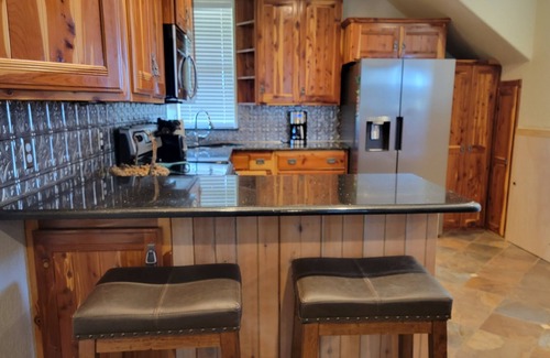 Cleburne House | Rustic Bunkhouse on 6 acres - 30 minutes from Fort Worth!