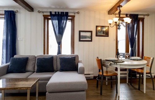 Sainte-Agathe-des-Monts Ski Chalet | Rustic-Style for 2