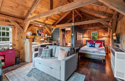 Bethel Cabin | Rustic Cabin! Firepit! Dog Friendly! Hot Tub!