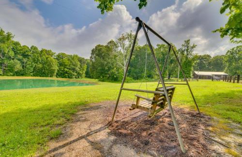 New Concord House | Rustic Cabin on Farm about 4 Mi to Kentucky Lake!