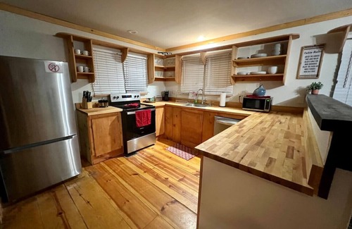 Pedro Cabin | Rustic Cabin Retreat!