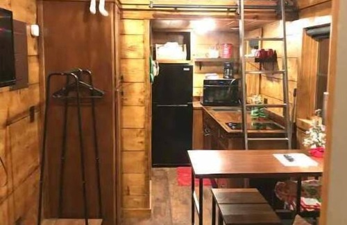 Lindon House | Rustic Cabin Tiny Home at Marina