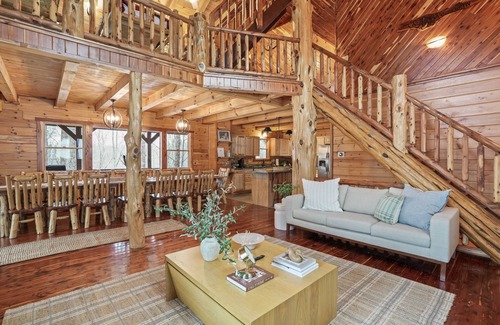 Rockbridge Cabin | Rustic Cedar Inn | Luxury Lodge | Kids Loft