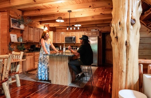 Rockbridge Cabin | Rustic Cedar Inn | Luxury Lodge | Kids Loft