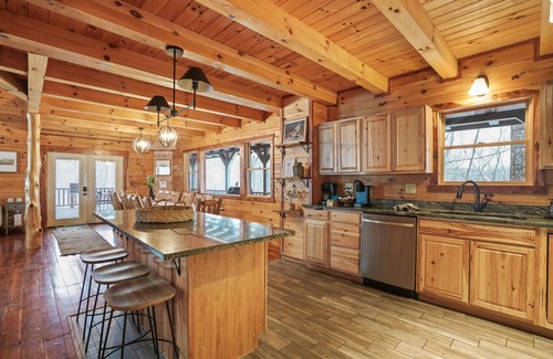 Rockbridge Cabin | Rustic Cedar Inn | Luxury Lodge | Kids Loft