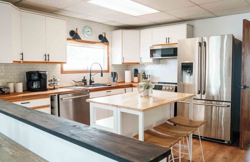 Drumheller House | Rustic Character Home | 3 Bedrooms, Private Yard, Museum Proximity