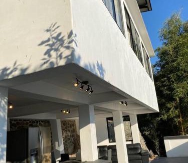 Jaibalito Apartment | Rustic Charm Cliffside Retreat