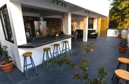 Jaibalito Apartment | Rustic Charm Cliffside Retreat