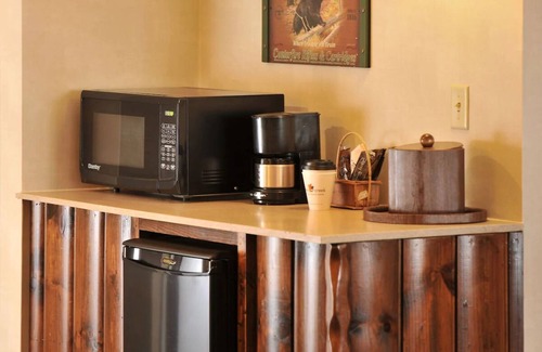 St. Joseph Hotel | Rustic Charm Meets Modern Comfort near Pony Express Museum