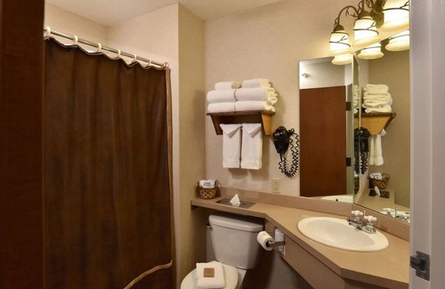 St. Joseph Hotel | Rustic Charm Meets Modern Comfort near Pony Express Museum