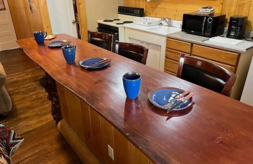 Dubois Cabin | Rustic Charm: Yellowstone Cabin /Hot tub