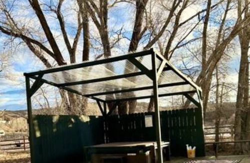 Dubois Cabin | Rustic Charm: Yellowstone Cabin /Hot tub