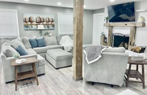 Greenwood House | Rustic Chic in Charming Center Grove
