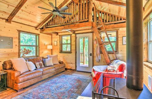 Sandpoint House | Rustic-Chic Woodland Hideaway with Hot Tub!