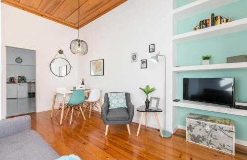 Santa Maria Maior Apartment | Rustic City View Apartments in Baixa by River Tagus