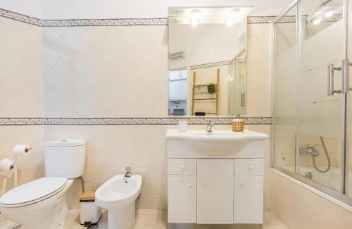 Santa Maria Maior Apartment | Rustic City View Apartments in Baixa by River Tagus