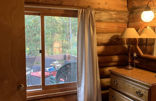 Clam Lake Cabin | Rustic Clam formally known as "Lakeview".A Cozy Log Cabin Getaway