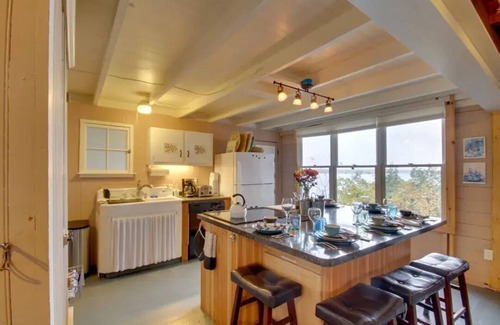 Malletts Bay Cabin | Rustic Cliff-top Cabin at the Tip of Lake Champlain's Barney Point