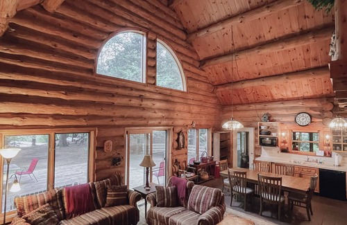 Lac du Flambeau House | Rustic Comfort in a Modern Full Log Home