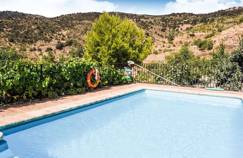 Laroya Cottage | Rustic Cottage in Laroya with Swimming Pool and Terrace