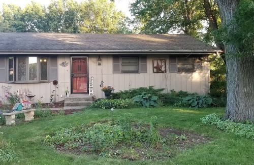 Machesney Park House | Rustic country charm - secluded sanctuary close to hospitals for traveling nurse