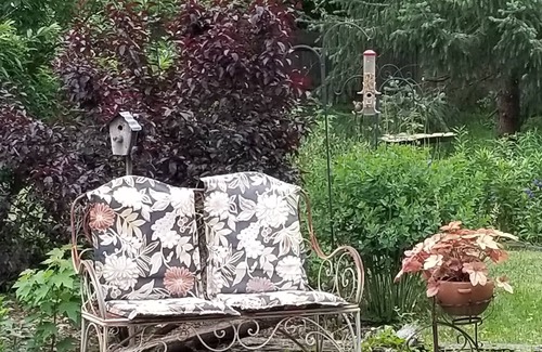 Machesney Park House | Rustic country charm - secluded sanctuary close to hospitals for traveling nurse