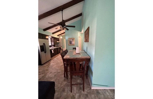 Quinlan House | Rustic Country Cabin with a Lake View! Easy Access to Lake Tawakoni