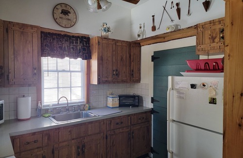 Frankford Cabin | Rustic country log cabin at Culver Lake.​
