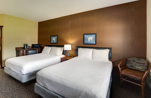 Columbia Hotel | Rustic Deluxe 2 Double in Stoney Creek Columbia! Parking | 2 Units