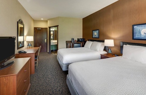 Columbia Hotel | Rustic Deluxe 2 Double in Stoney Creek Columbia! Parking | 2 Units