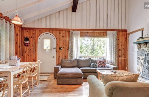 Val David Cabin | Rustic Duplex: nice vintage cottage in Village Suisse resort, heart of Val-David