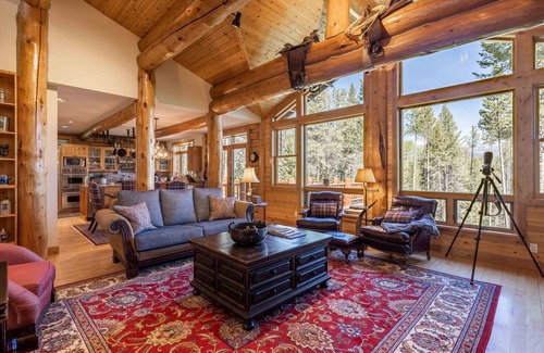 River Meadows Cabin | Rustic Elegance, Quiet, 20 min from Town or Teton Village. Sleeps 9.