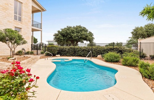 New Braunfels House | Rustic Elegance with King Size Comfort – Charming Suite with Shared Pool, Covered Porch & Lawn Views