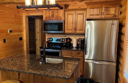 Logan Cabin | "Rustic Elegance" Your best Hocking Hills Experience !